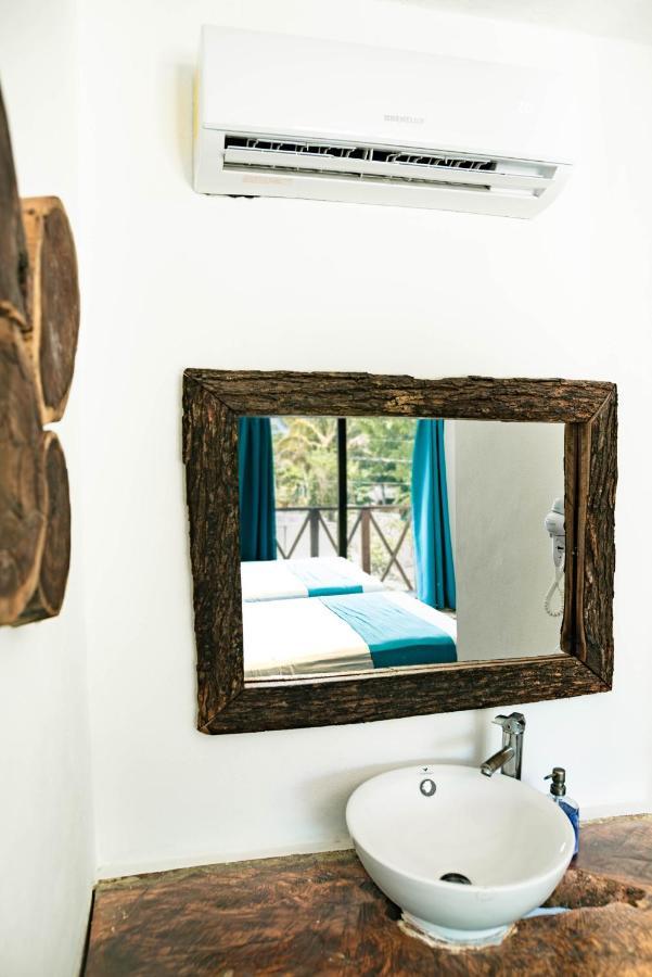 Hotel Y Beach Club Casa Mia Xulha -Bacalar Xul-Ha Eksteriør bilde